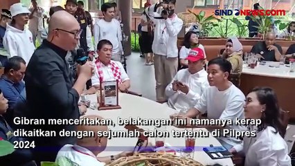 Télécharger la video: Gibran Rakabuming Minta Relawan Jokowi Sabar Menunggu Arahan Ayahnya Soal Pilpres 2024