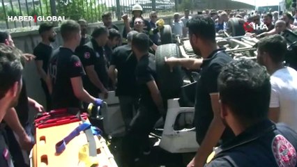 Erzurum’da iki otomobil 7 metrelik köprüden aşağı düştü! Çok sayıda yaralı var