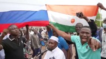 مواطنون في النيجر يحتشدون في الساحات على خلفية الانقلاب الذي أطاح بالرئيس محمد بازوم