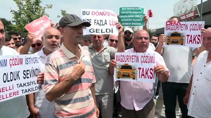 Minibüsken taksiye dönüştürülen araç sahipleri eylem yaptı