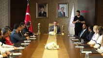 Bakan Osman Aşkın Bak, İşitme Engelliler Voleybol Milli Takımları'nı kabul etti