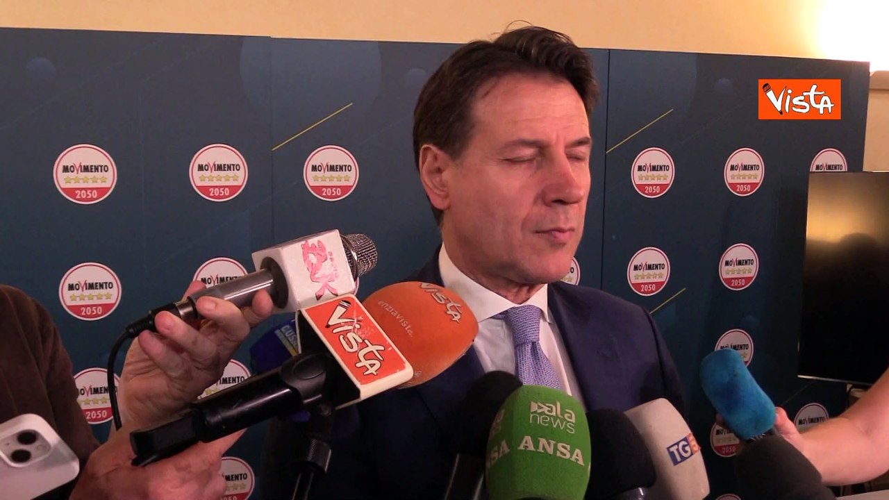Salario minimo, Conte: "Maggioranza ha chiesto rinvio, ha urgenza di andare in vacanza"