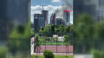 17 katlı iş merkezinde yangın!