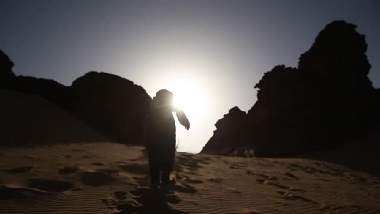 Al Madam, un pueblo fantasma sepultado bajo las dunas del desierto emiratí