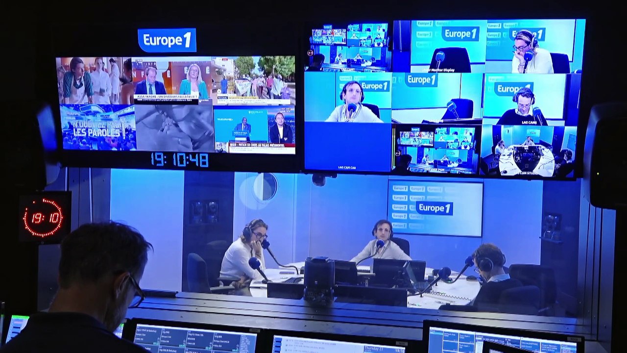 «On nous chasse d'un coup de tapette» : à Paris, les bouquinistes priés de plier bagage à cause des JO