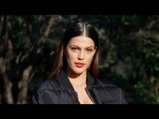 Iris Mittenaere cash sur ce complexe physique qui lui pourrit la vie depuis son enfance