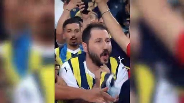 Sosyal medya bu videoyu konuşuyor! İsmail Kartal'ın taraftara verdiği tepki olay oldu