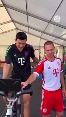 Joshua Kimmich saluda al nuevo fichaje del Bayern, Kim Min-jae