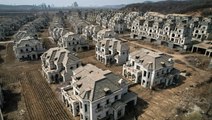 Check out a ghost town of deserted Chinese mansions