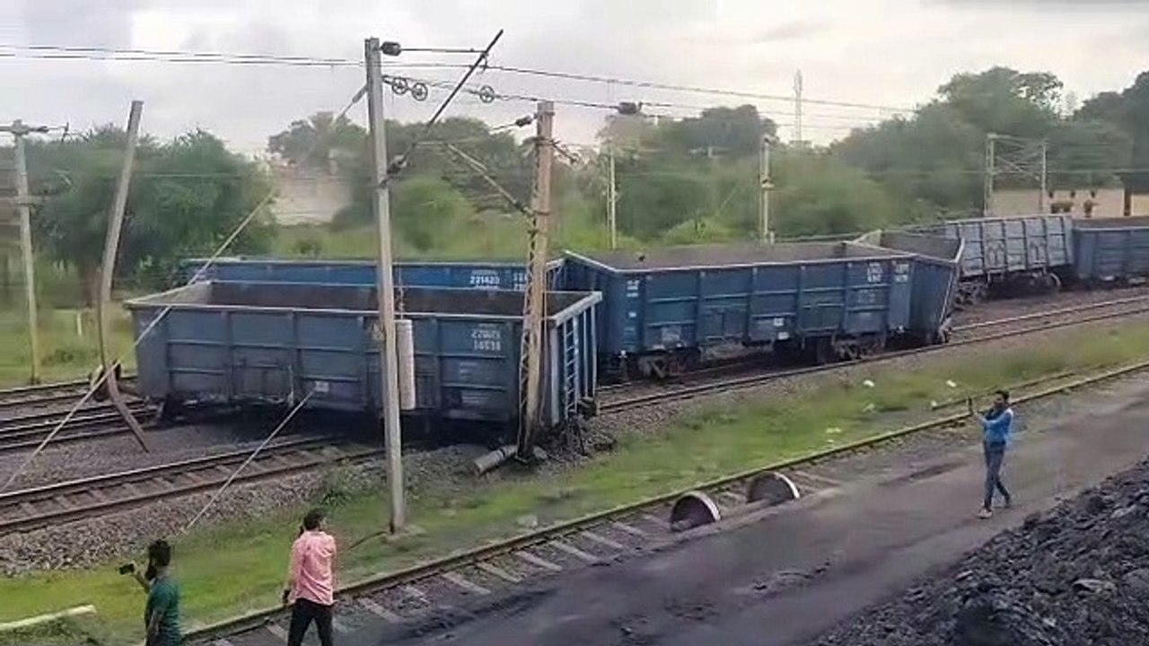 Goods train fell from Dhadam after passing 49 c...