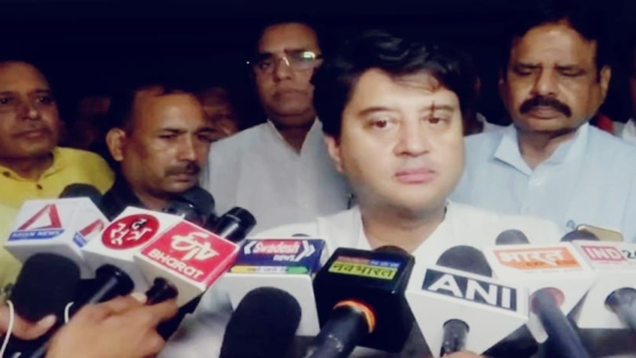 विपक्ष की एकजुटता पर सिंधिया ने कसा तंज, एक-दूसरे से नफरत करने वाले कुटुंब की तरह आ रहे साथ