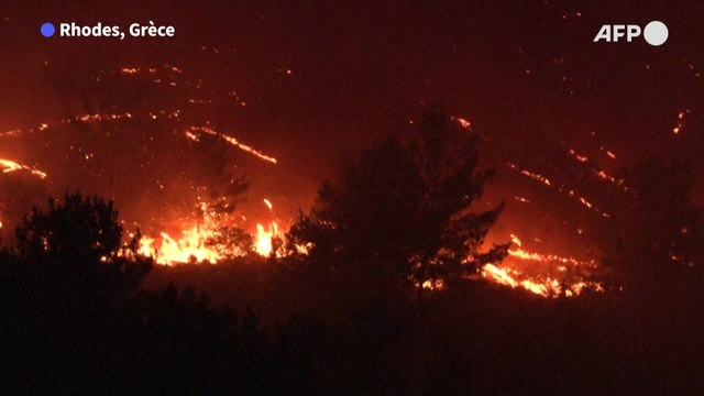 Les pays de la zone Méditerranée luttent contre chaleurs et incendies suffoquants