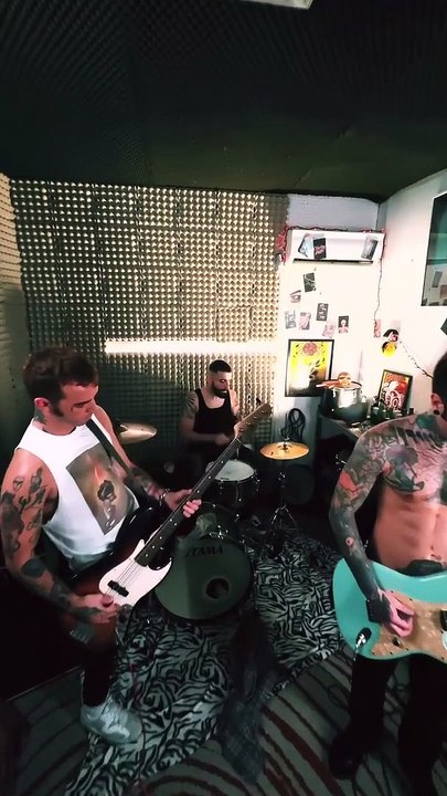 Fedez e Salmo suonano 'Viola' in studio