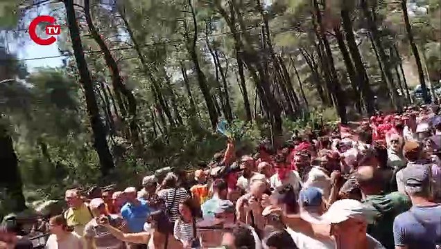 Kılıçdaroğlu direnişçilerle kesim alanına gitti. Tazyikli su ve biber gazıyla müdahale!