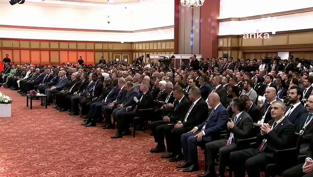 Le président Erdoğan a déclaré: "Notre industrie de la défense est devenue la locomotive de l'économie de notre pays avec plus de 80 000 employés"