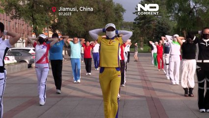 Así es el baile de la felicidad que causa furor en China