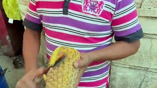 Mumbai Man Next Level Pineapple Cutting Skills _ Indian Street Food _ #shorts #youtubeshorts