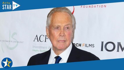 Double tragédie pour cette star de série culte : "J'ai réalisé qu'il s'agissait de mes parents..."