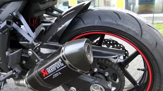 KAWASAKI Z 1000 Abs AKRAPOVIC Vs ZXR 400 NO STOCK EXHAUST SOUND