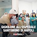 Gigi Pescheria fa visita ai bambini dell'ospedale di Santobono