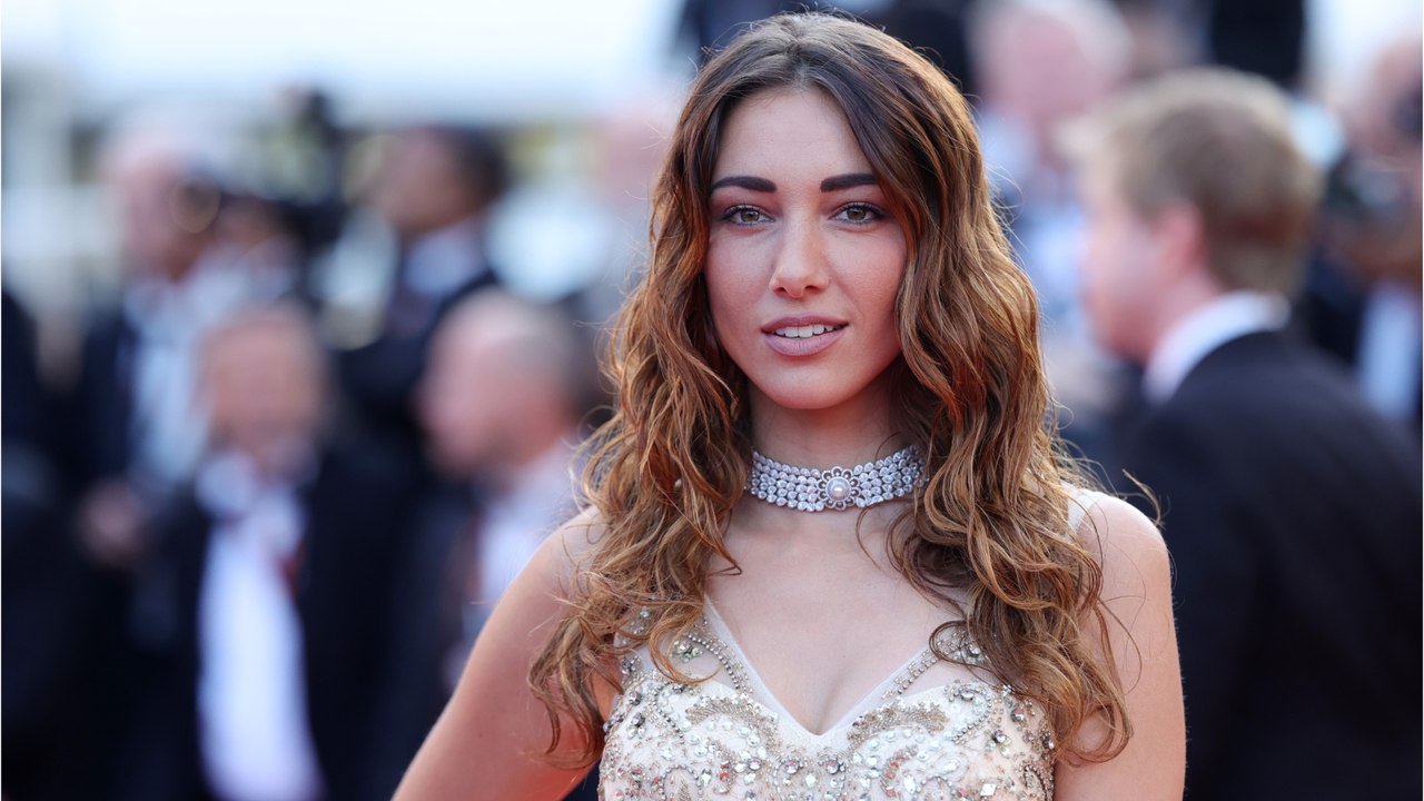 GALA VIDÉO - Delphine Wespiser en vacances : elle s’attire une nouvelle fois les foudres des internautes