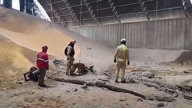 4º Grupamento de Bombeiros de Cascavel continua buscas à vítima desaparecida após explosão em Palotina