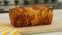 How to Make Cheesy Pull-Apart Garlic Bread