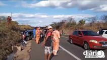 Seis pessoas entre elas 3 crianças ficam feridas em acidente com 2 carros na BR-230 em Cajazeiras