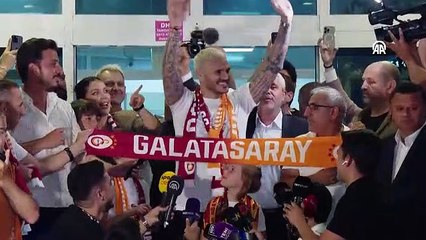 Galatasaray taraftarı, Icardi için havalimanına akın etti