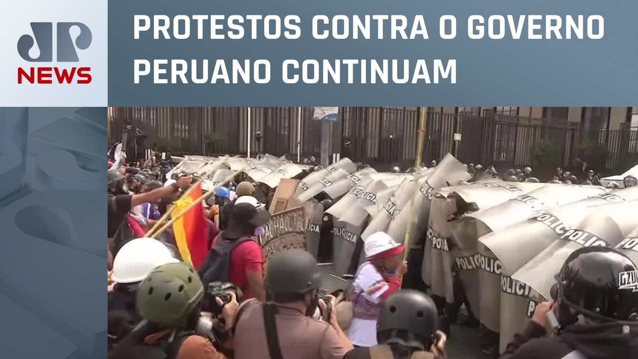 Manifestantes tentam invadir o Congresso do Peru