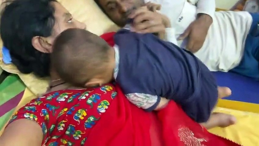 Navya bol rahi hai Mummy Meri Hai