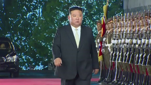 北, 열병식서 신형 무인기 공개...중·러 대표단 참관 / YTN