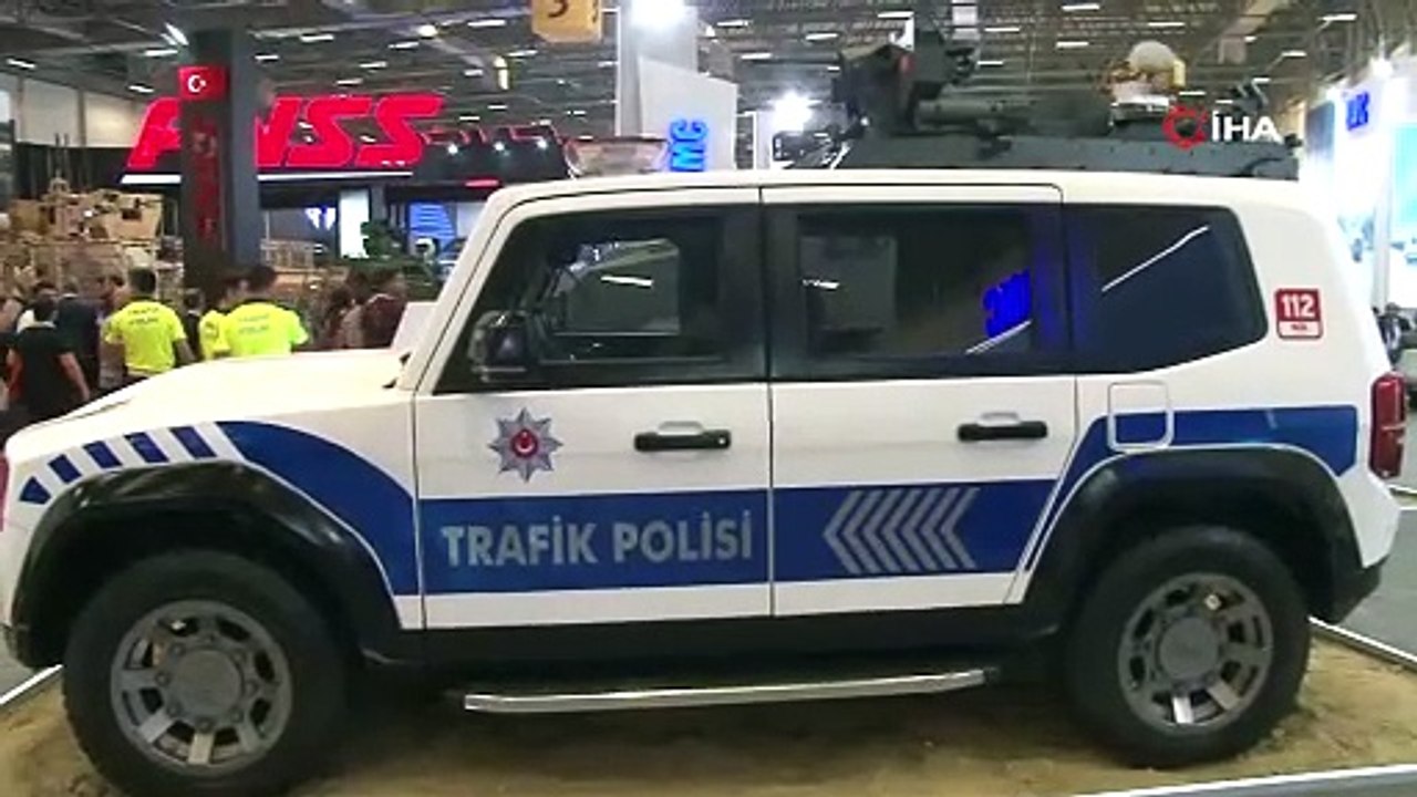 Yerli ve milli zırhlı polis aracı TULGA 4x4 SUV İDEF’te yoğun ilgi gördü