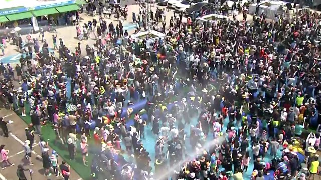 [날씨] 무더위 속 내륙 소나기...정남진 장흥 물 축제 '북적' / YTN