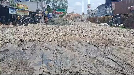 उधर समस्या बढ़ी तो बॉर्डर हाईवे पर पानी रोकने रैंप निर्माण शुरू, देखें वीडियो