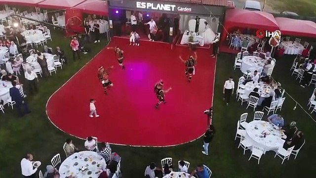 Zeybek kültürünü devam ettiren efeler günde 5 düğüne gidiyor