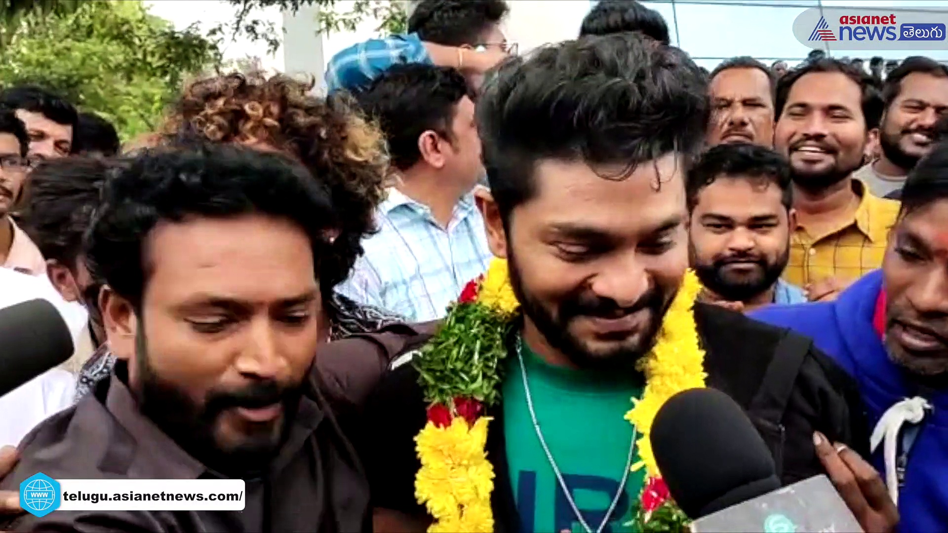 స్లమ్ డాగ్ హస్బెండ్ మూవీ పబ్లిక్ టాక్...కామెడీ సినిమాలు ఇష్టపడే వాళ్ళకోసం ఓకే...