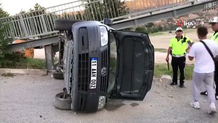 Kontrolden Çıkan Otomobil Üst Geçide Çarptı, 1 Kişi Yaralandı