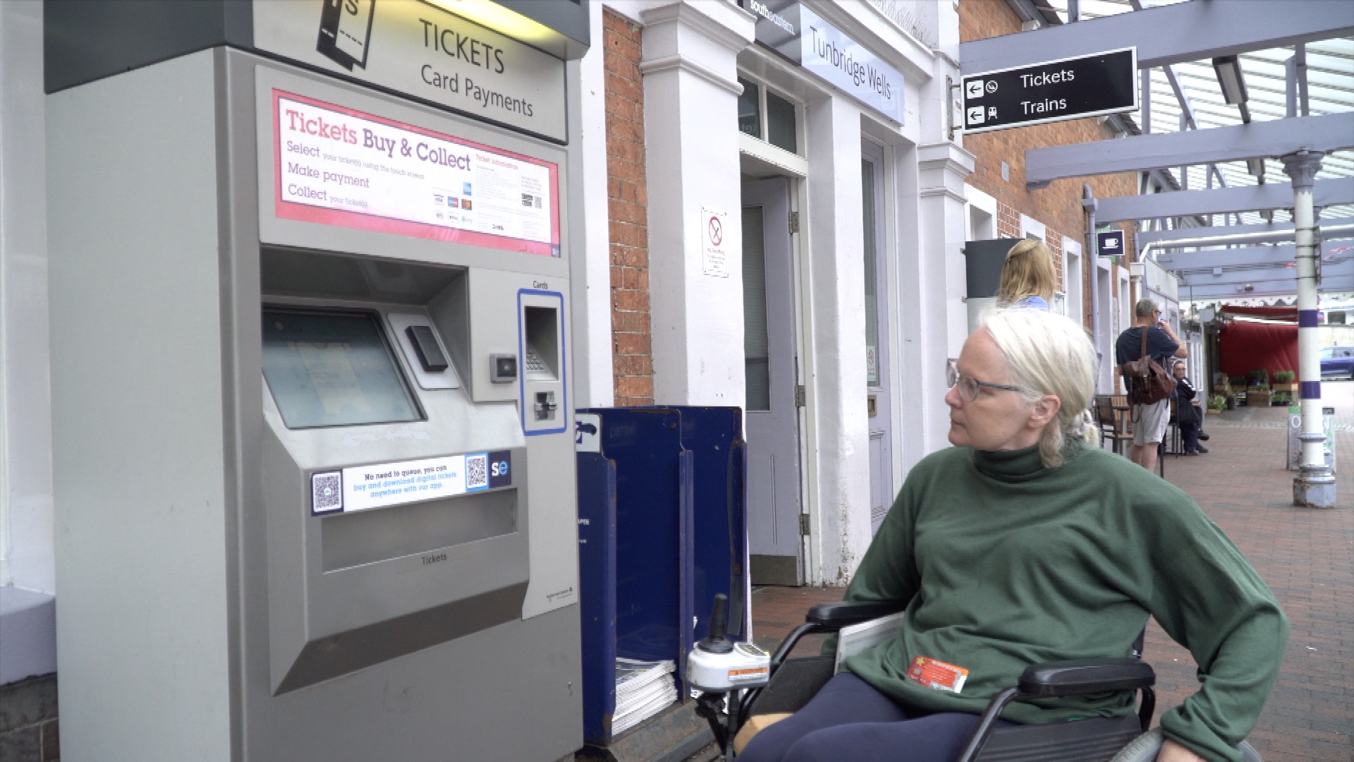 Wheelchair users feel with proposals to close ticket offices