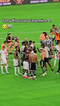 Toni Kroos and Casemiro together after Real Madrid 2-0 Manchester united match