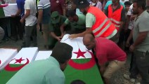 تشييع 16 شخصا قضوا في حرائق الغابات في الجزائر