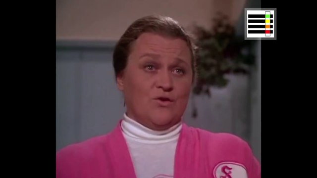 Deux personnages cryptolesbiens dans Drôles de Dames, c'était en 1978, elles s'appelaient Zora et docteur Slavin. Deux méchants personnages lesbiens, sur fond de meurtre et de chantage…