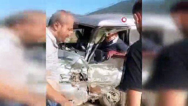 Collision entre une camionnette et une camionnette : 4 blessés