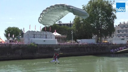Le 1 er RPIMa saute sur les Fêtes de Bayonne et réveille le roi Léon
