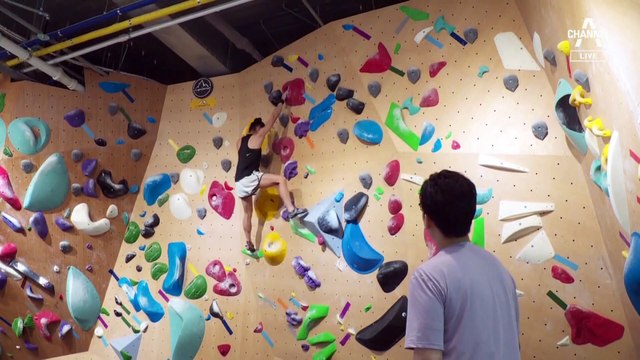 [OPEN 인터뷰]암벽 미션 임파서블…클라이밍 맘의 아기띠 투혼