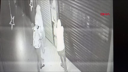 Kuyumcuyu soymak için levye ile 12 dakika uğraştılar