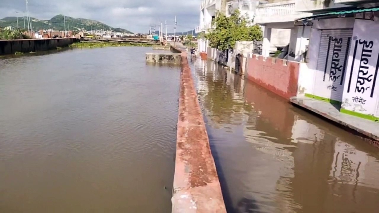Ajmer Rain Forecast: सुबह हुई  ताबड़तोड़ बरसात, अब सड़कें-कॉलोनी घिरीं पानी से