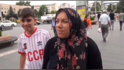 Sokak röportajına katılan bir anne oğlu için iş istedi: 14 yaşında bir çocuğum var, geleceğini kurtarması lazım
