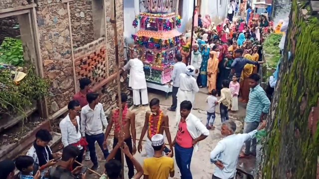 दौसा. मोहर्रम के जुलूस में उमड़े अकीदतमंद, पट्टेबाजों ने दिखाए करतब