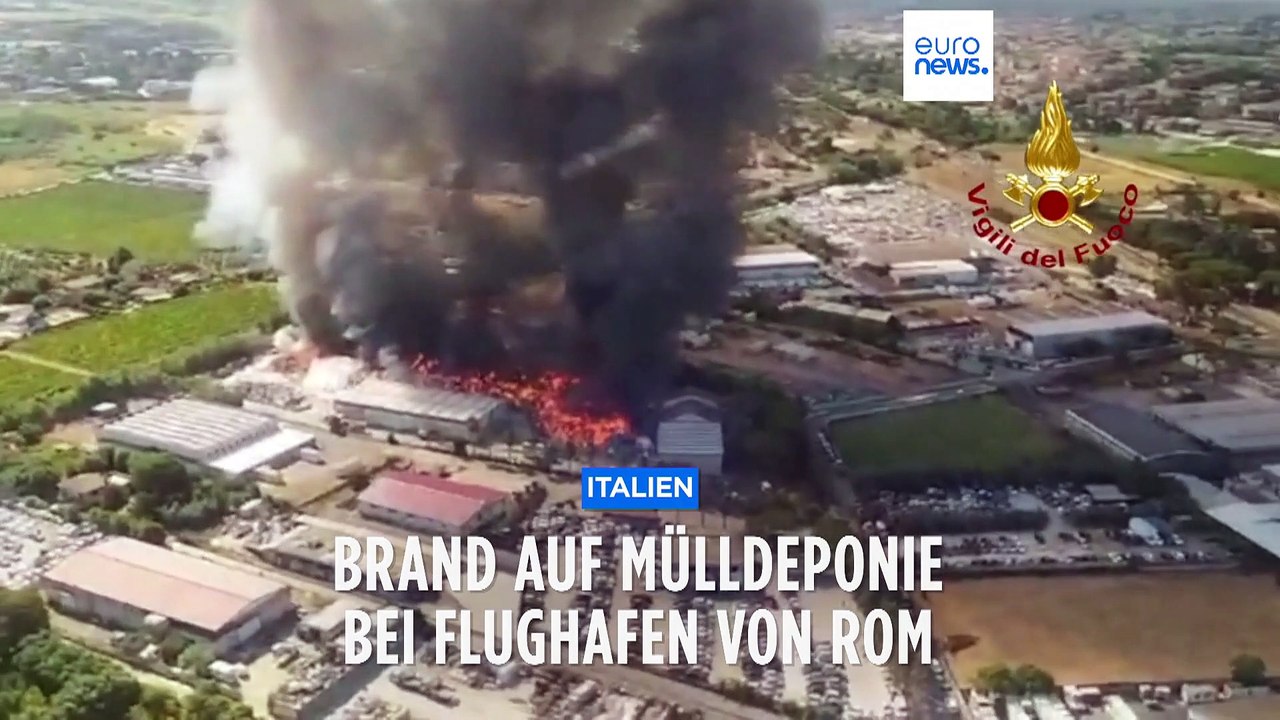 Feuer auf einer Mülldeponie in der Nähe des Flughafens Rom-Ciampino
